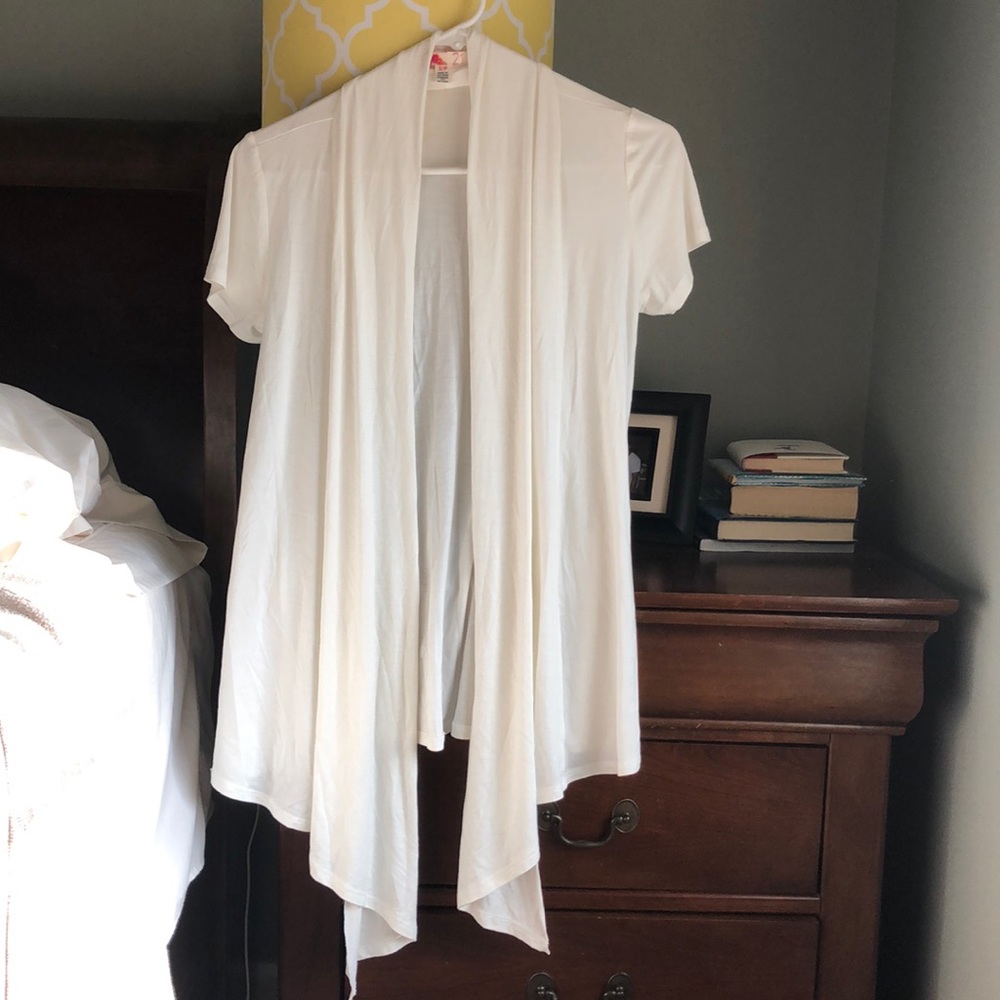 Forever 21 Cream Open Front Short Sleeve Tunic
